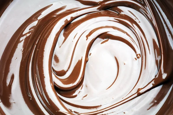 Melting chocolate, melted delicious chocolate for praline icing — Stock Photo, Image