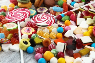 jöle ve şeker ile şekerler. renkli dizi farklı childs tatlılar ve muamele etmek