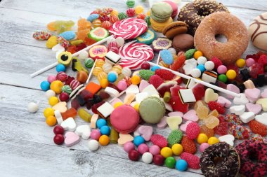 jöle ve şeker ile şekerler. renkli dizi farklı childs tatlılar ve muamele etmek
