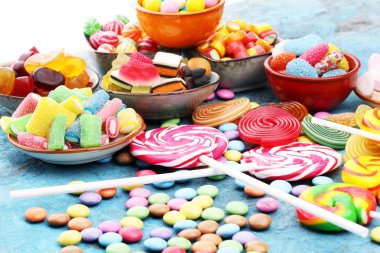 jöle ve şeker ile şekerler. renkli farklı childs dizi