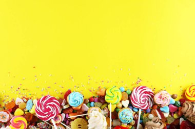 jöle ve şeker ile şekerler. renkli farklı childs dizi