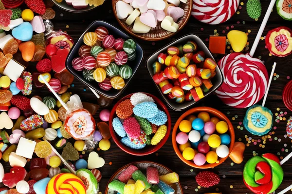 Caramelos con jalea y azúcar. colorida variedad de diferentes niños —  Fotos de Stock