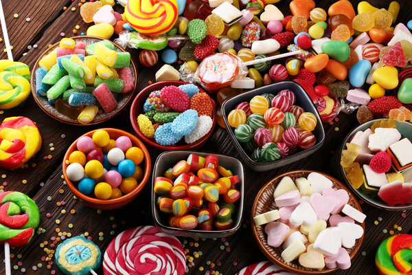 конфеты с желе и сахаром. красочный массив различных детей
