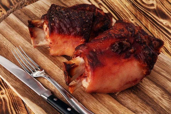 Costeleta de porco assada. Presunto e bacon são alimentos populares nos wes — Fotografia de Stock