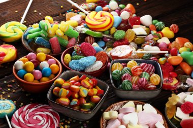 jöle ve şeker ile şekerler. renkli farklı childs dizi