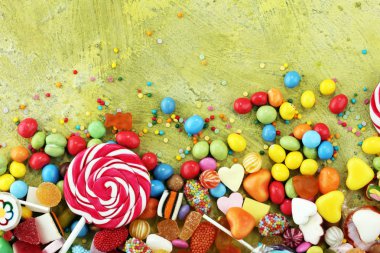 jöle ve şeker ile şekerler. renkli farklı childs dizi