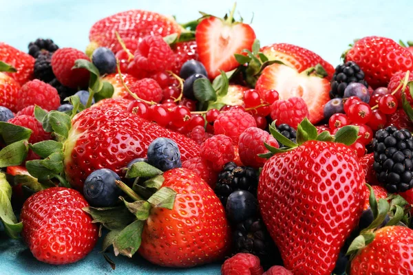 Berries overhead closeup colorful assorted mix of strawberry, bl — Stock Photo, Image