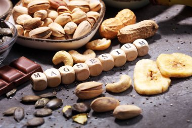 Magnezyum içeren ürünler: muz, kabak çekirdeği, kaju nu