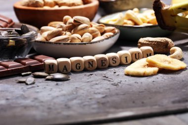 Magnezyum içeren ürünler: muz, kabak çekirdeği, kaju nu