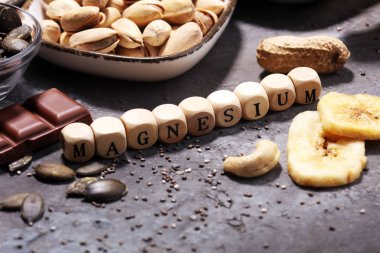 Magnezyum içeren ürünler: muz, kabak çekirdeği, kaju nu