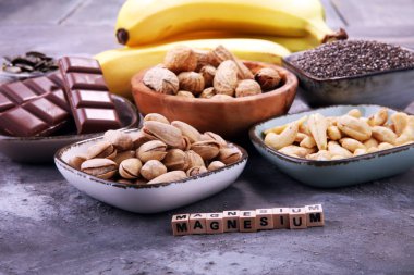 Magnezyum içeren ürünler: muz, kabak çekirdeği, kaju nu