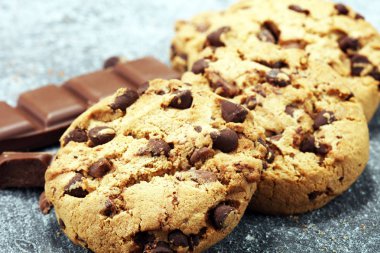 Çikolata kurabiye rustik masada. Çikolatalı kurabiye 