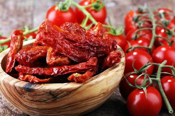 Sun dried tomatoes. tomato halves sun-dried. — Stock Photo, Image