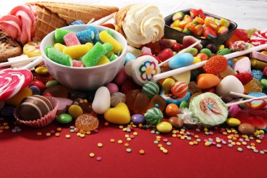 jöle ve şeker ile şekerler. renkli farklı childs dizi