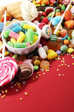 jöle ve şeker ile şekerler. renkli farklı childs dizi