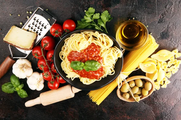 Sabroso y apetitoso clásico pasta de espagueti italiano con tomate sau — Foto de Stock