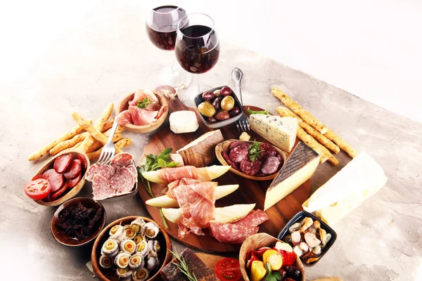 Italienische Antipasti Wein Snacks Set. Käsesorte, mediterran — Stockfoto