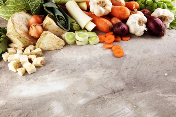 Vegetables cooking ingredients for tasty vegetarian soups. Carro — Stock Photo, Image