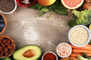 Sağlıklı yiyecekler temiz yeme seçimi: meyve, sebze, tohum, su