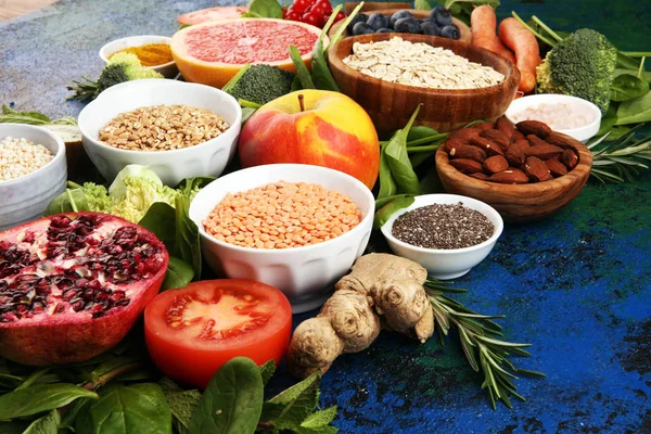 Makanan sehat pilihan makanan bersih: buah, sayuran, biji, su — Stok Foto