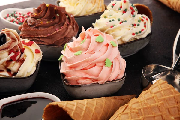 Soft ice cream in flavor vanilla, chocolate and strawberry. Deli — Stock Photo, Image