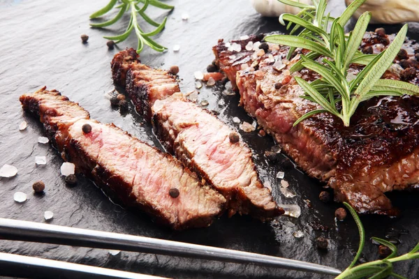 Barbecue Rib Eye Steak on Slate Slab - Dry Aged Wagyu Entrecote — Stock Photo, Image