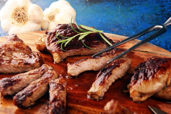 Grilování Rump Steak - Suché ve věku Wagyu Entrecote Steak s růžovým — Stock fotografie