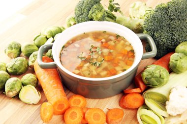 Çorba, sebze çorbası, kase. Geleneksel sıcak sebze çorbası.