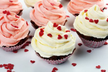 Sevgililer Günü için lezzetli kek. Konsept keklere bayılırım. Çünkü... 