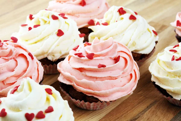 Lækker cupcake til Valentinsdag. Kærlighed koncept cupcakes. Til - Stock-foto