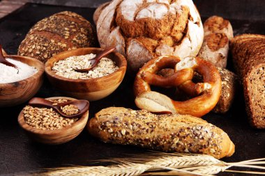 Fırında ekmek, ekmek ve dilimlenmiş ekmek çeşitleri.