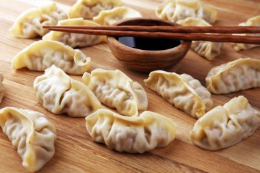 Gyoza ya da soya soslu hamur tatlısı..