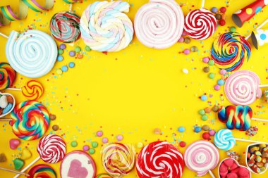 Jöleli, şekerli ve flamalı şekerler. di 'nin renkli dizisi