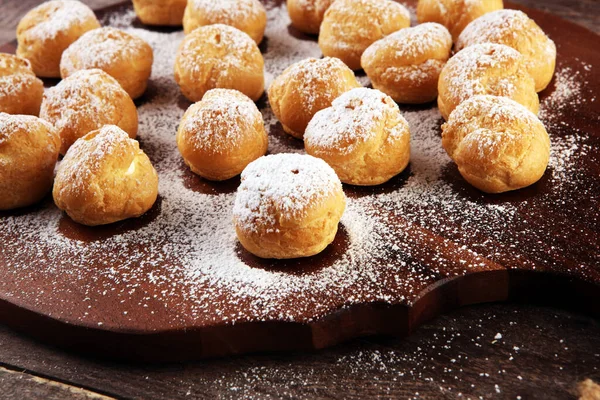 Verse Mini Cream Puffs Crème Biscuit Bakkerij Gevuld Met Vanille — Stockfoto