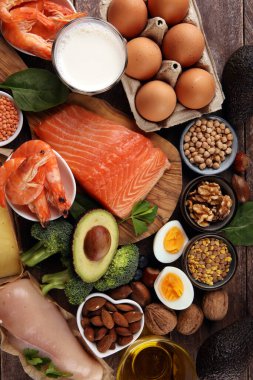 sağlıklı beslenme ve diyet konsepti - masada protein açısından zengin