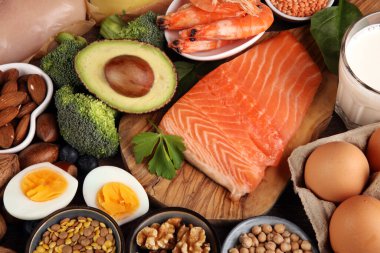 sağlıklı beslenme ve diyet konsepti - masada protein açısından zengin