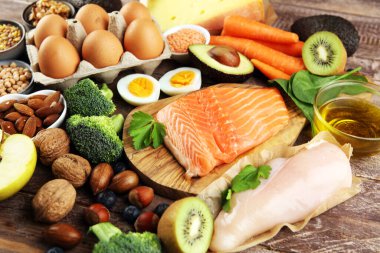 sağlıklı beslenme ve diyet konsepti - masada protein açısından zengin