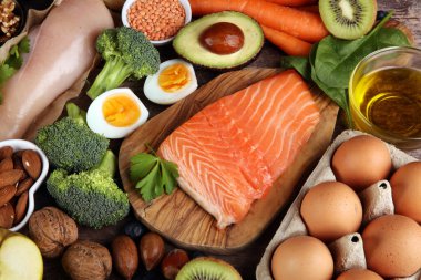 sağlıklı beslenme ve diyet konsepti - masada protein açısından zengin