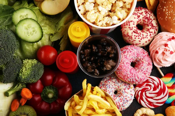 Gesunde Oder Ungesunde Nahrung Konzeptfoto Von Gesunder Und Ungesunder Ernährung — Stockfoto