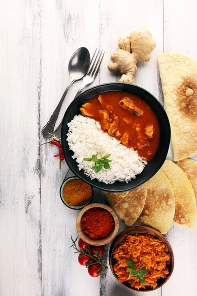 Frango Tikka Masala Caril Picante Comida Carne Panela Com Arroz — Fotografia de Stock