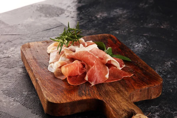 Crudo Marmellata Prosciutto Italiano Con Rosmarino Antipasto Prosciutto Crudo — Foto Stock