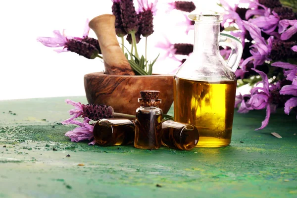 Lavanda Aceite Hierbas Flores Lavanda Botella Aceite Masaje Lavanda Para — Foto de Stock