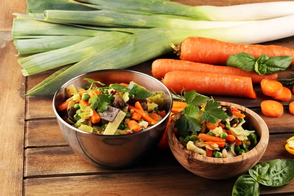 Gebratenes Gemüse Aus Einem Chinesischen Wok Einer Schüssel Mit Karotten — Stockfoto