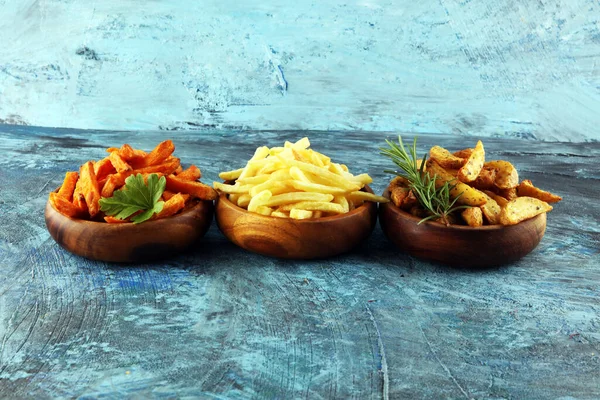 Verschiedene Kartoffeln Mit Pommes Kartoffelkeile Pommes Süßkartoffeln Zum Mittagessen Hintergrund — Stockfoto