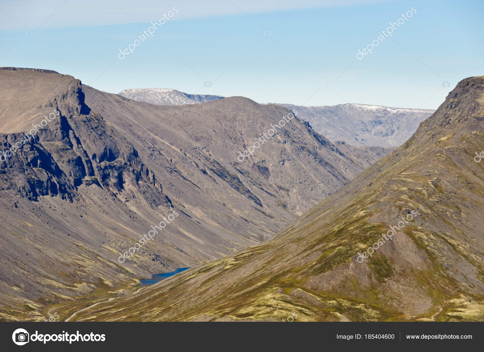 On which peninsula are the Khibiny mountains On which peninsula are the Khibiny mountains