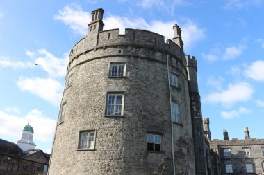 Kilkenny Castle. İrlanda Kilkenny şehir tarihi dönüm noktası.