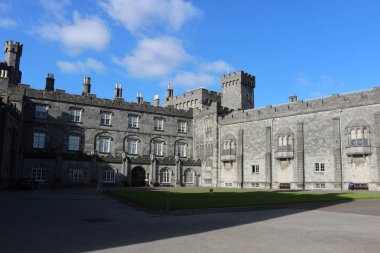 Kilkenny Castle. İrlanda Kilkenny şehir tarihi dönüm noktası.