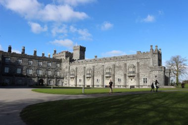 Kilkenny Castle. İrlanda Kilkenny şehir tarihi dönüm noktası.