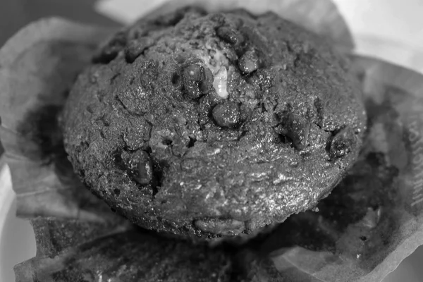 Close Black Chocolate Chip Cookie — Stockfoto