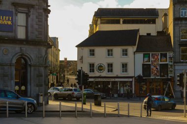Kilkenny Ireland, 20 Ocak 2018: Kilkenny Ireland şehir merkezinin editör fotoğrafı. Şehir tarihiyle ünlüdür.